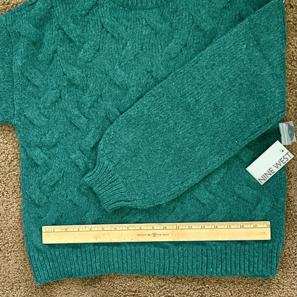 Nine West sweater size M, Emerald Green